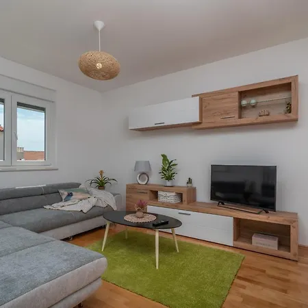 Modern Sinisa, With Terrace Apartment *
