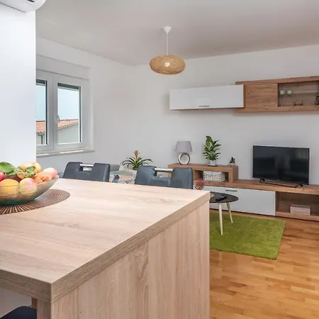 Modern Sinisa, With Terrace Apartment