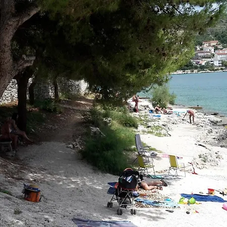 Modern Sinisa, With Terrace Apartment Trogir